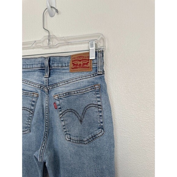 Levi's Wedgie Straight Jeans Button Fly Light Wash Distressed Women's 26 26x28 - Picture 6 of 9